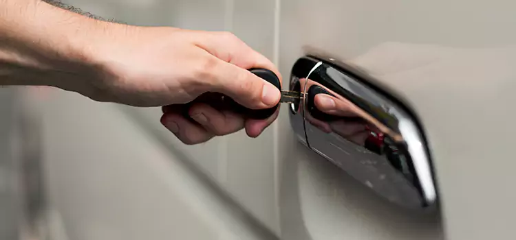 Why Choose Our Auto Locksmith Team in Holiday, FL?