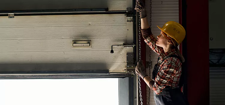 Addressing Common Garage Door Stoppage Issues in Holiday, FL